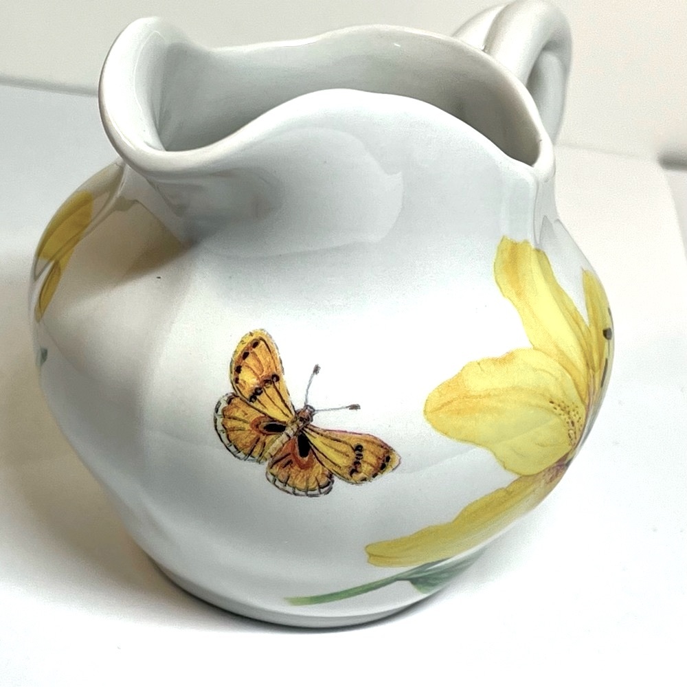 Spode Yellow Hibiscus English Floral Creamer Exclusively for Williams Sonoma